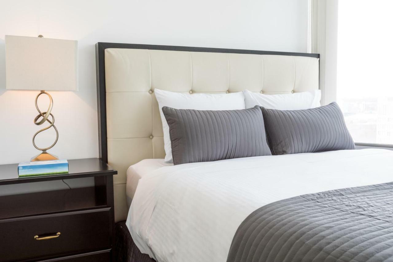 Altitude Suites Bay Street - Holiday Bonus - Free Parking Toronto Kültér fotó