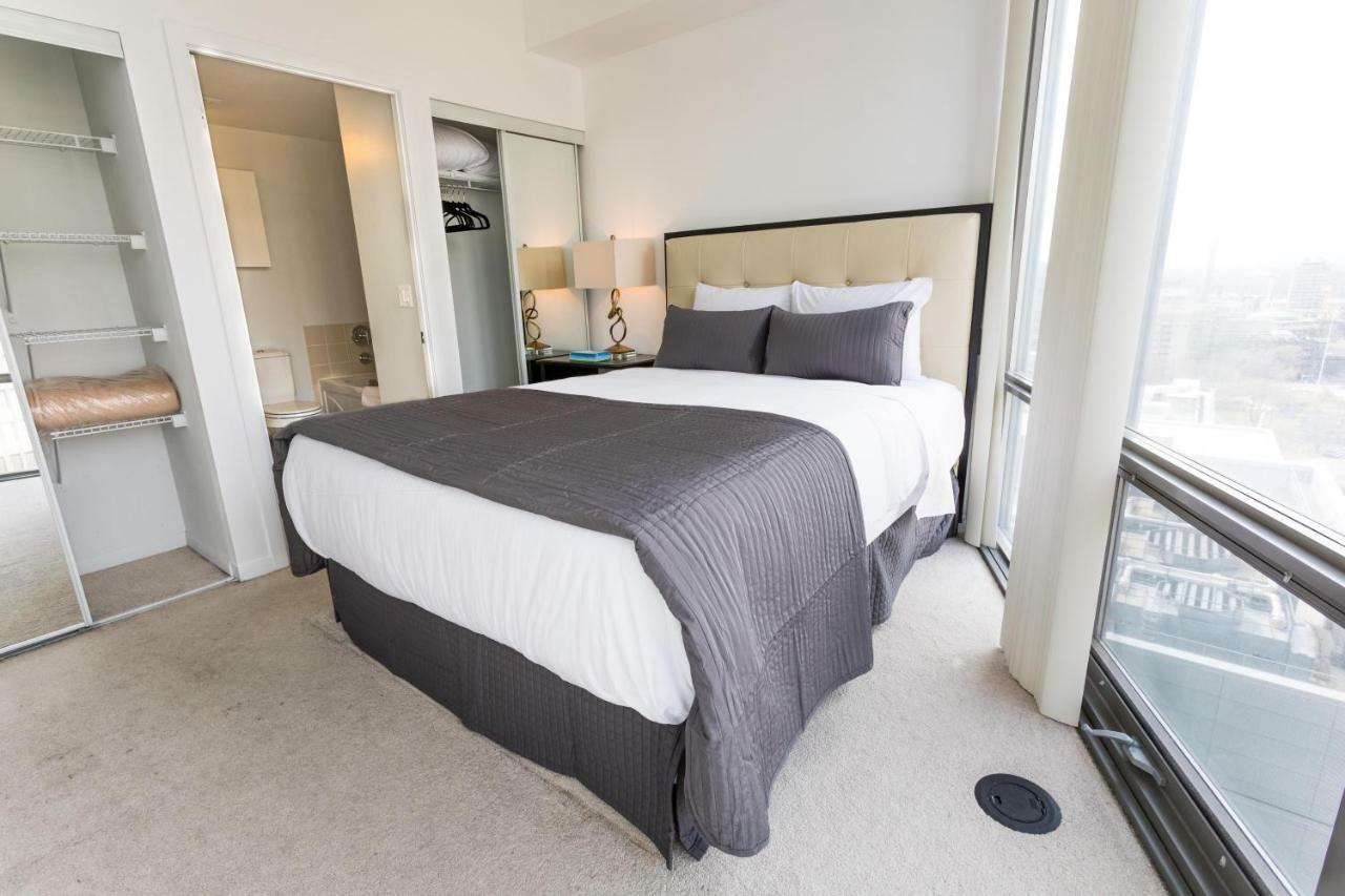 Altitude Suites Bay Street - Holiday Bonus - Free Parking Toronto Kültér fotó